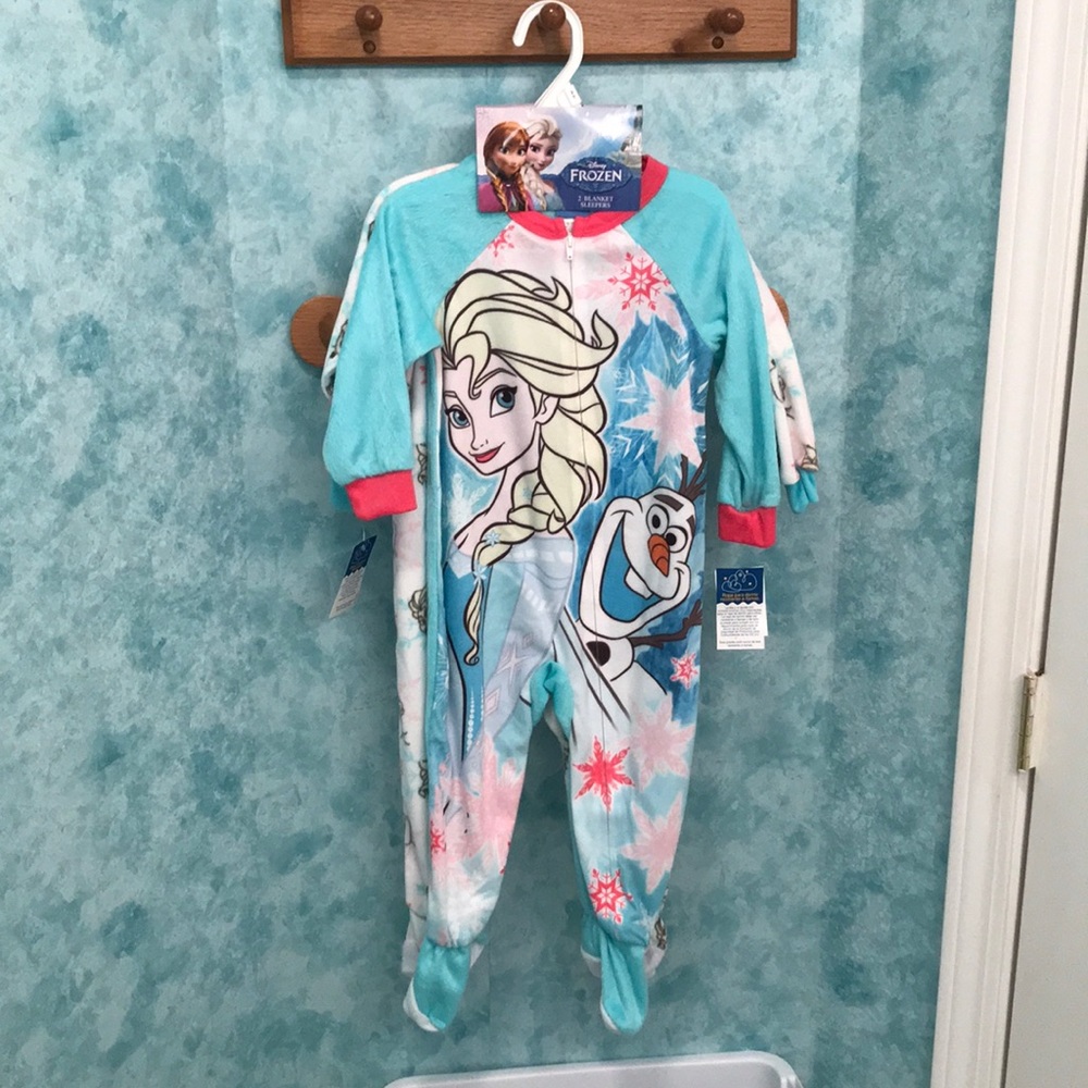2T two piece girls Frozen pajamas